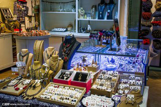 64条璀璨灵感 珠宝首饰零售店短信宣传广告语精选集